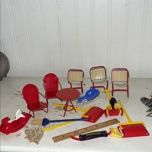 Lot Vintage Renwal & USA made plastic & metal doll house furniture & accessories